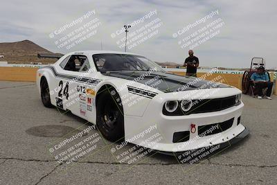 media/Jun-01-2025-CalClub SCCA (Sun) [[eae223c5dd]]/Around pit/